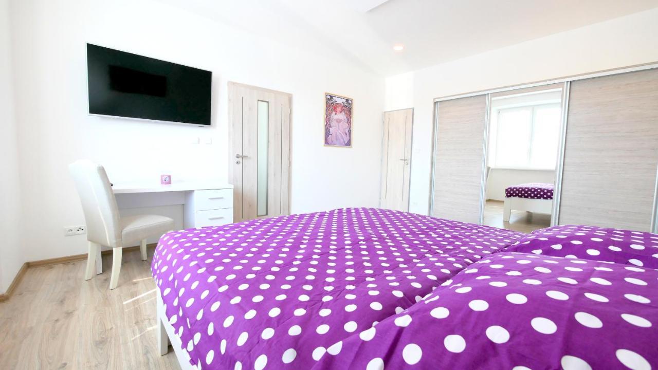 Apartman U Louckeho Klastera 2 Plus Kk Znojmo Exterior foto